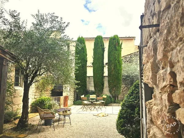 Maison 8 pièces 330 m²