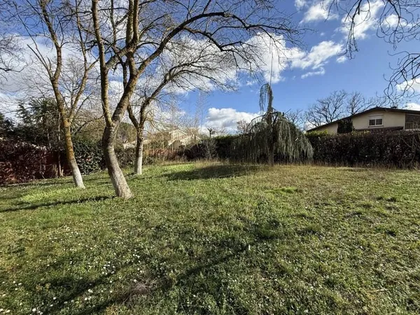 Terrain 1213 m²