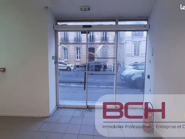 Local 392 m²
