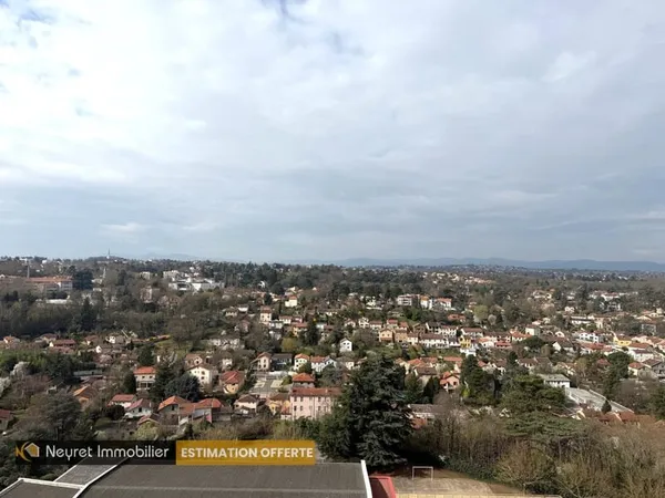 T5 d'environ 100m2 superbe vue panoramique sur les Monts du Lyonnais