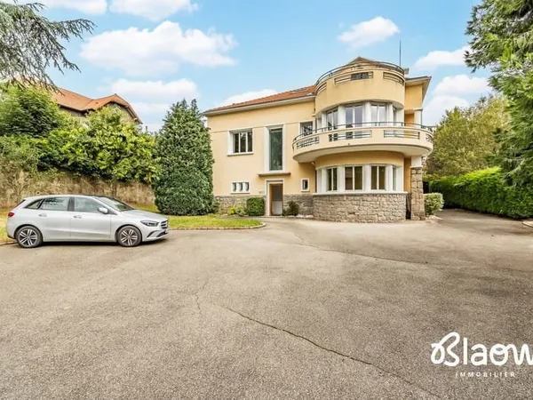 Maison 450 m² à vendre à Saint-Etienne