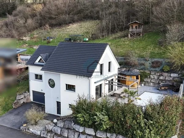 SAINT-HIPPOLYTE - MAGNIFIQUE MAISON AVEC VUE