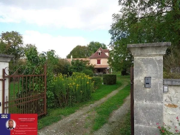 Maison 8 pièces 232 m²