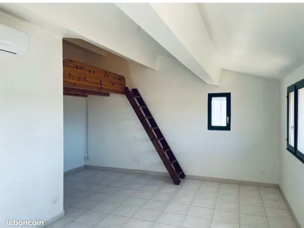 Studio Nîmes À Louer