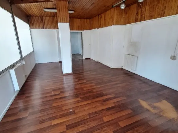 Local commercial Chelles 4 pièce(s) 123.49 m2
