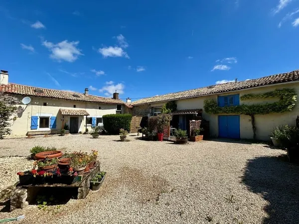 Maison et dépendances