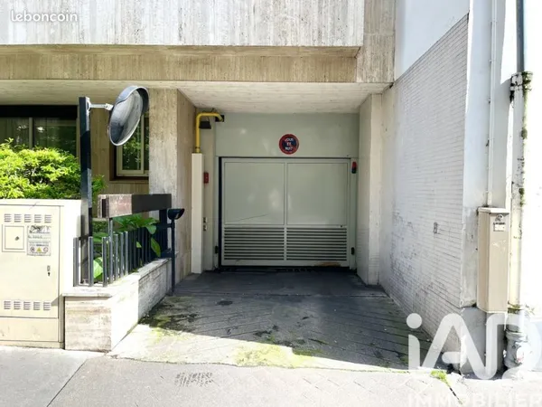 Parking/box Paris
