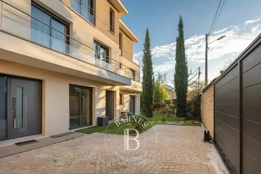 Villa 11 pièces 350 m²