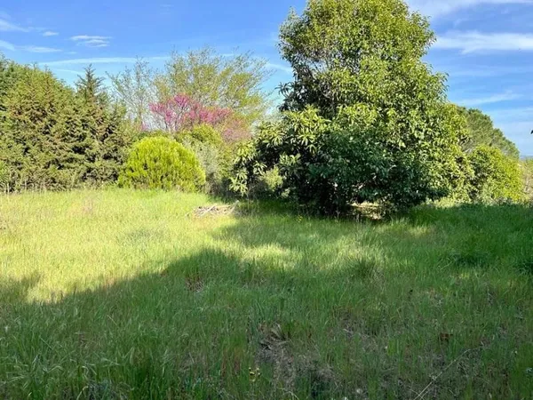 Terrain 1060 m²