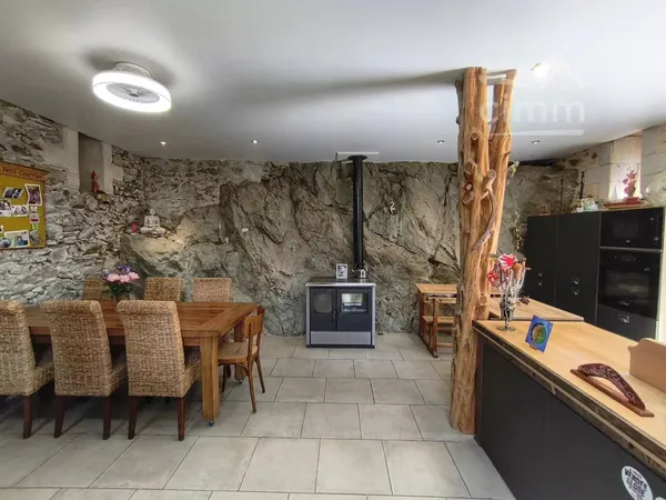 MAISON DE HAMEAU - 3 CHAMBRES - DENÉE