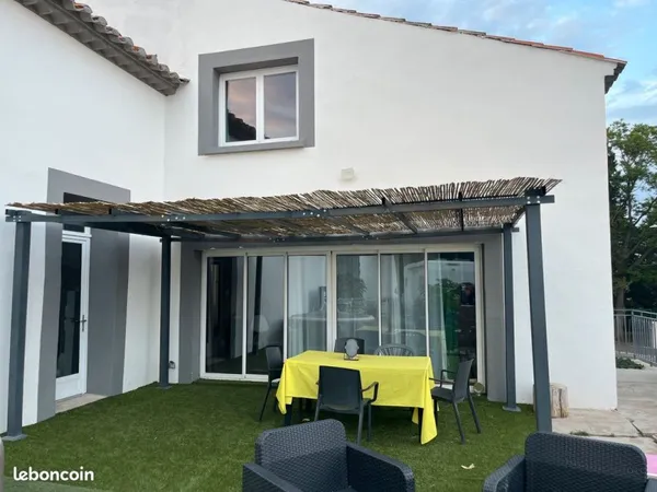 Maison 8 pièces 220 m² hangar et remise