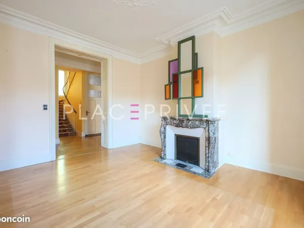 Duplex 10 pièces 224 m²
