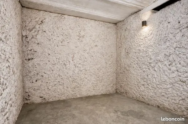 Cave 13 m² sécurisée - Rue de Monceau / St-Honoré