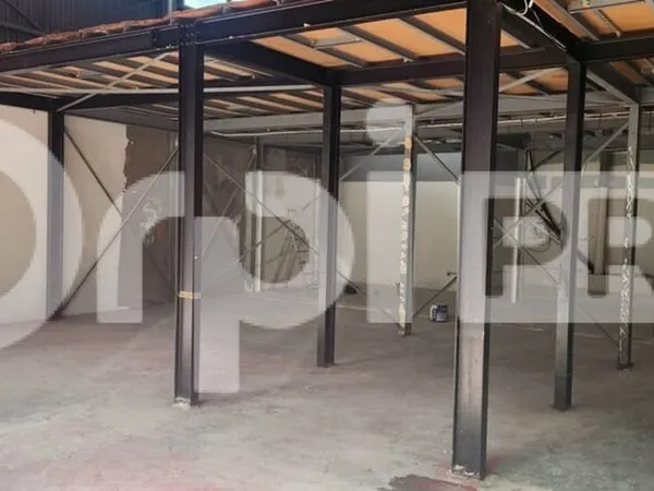 Local d'activité 285 m²