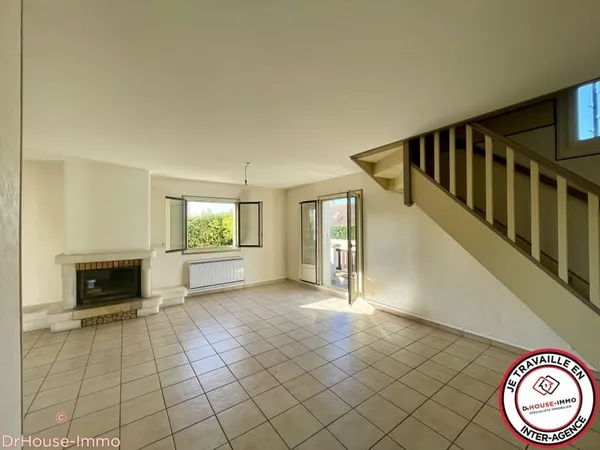 Maison de 139 m2 habitables et 174 m2 utiles avec jardin de 438 m2 - MONTEVRAIN