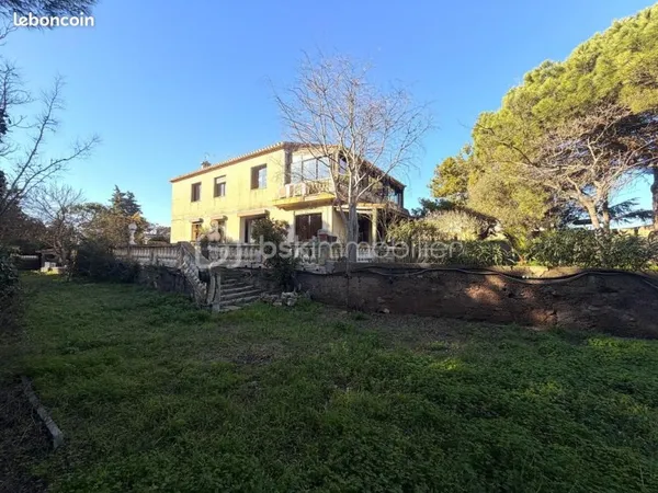Villa 11 pièces 250 m²