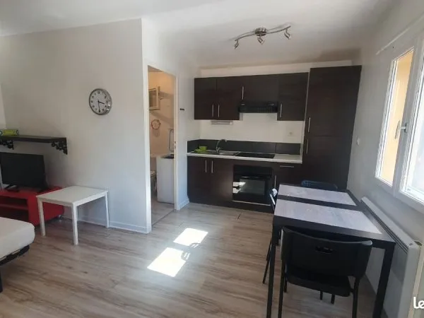 Studio sur terrain privé