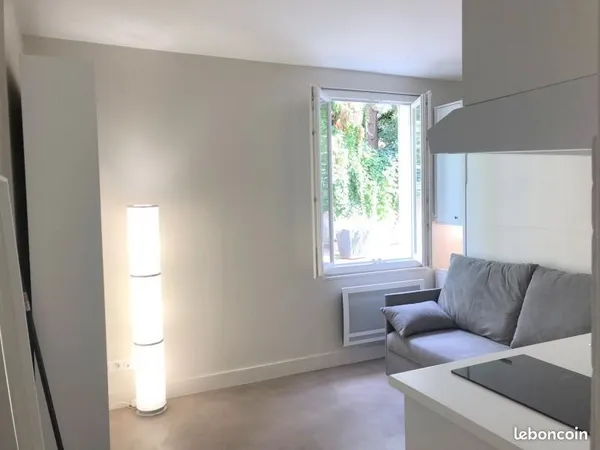 Studio meublé au calme. Idéal étudiant. Paris 13 (Olympiade)