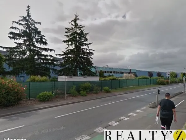 Local industriel 10 000 m²