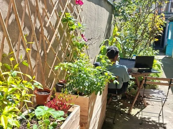 Chambre à louer dans grande maison avec jardin près du centre