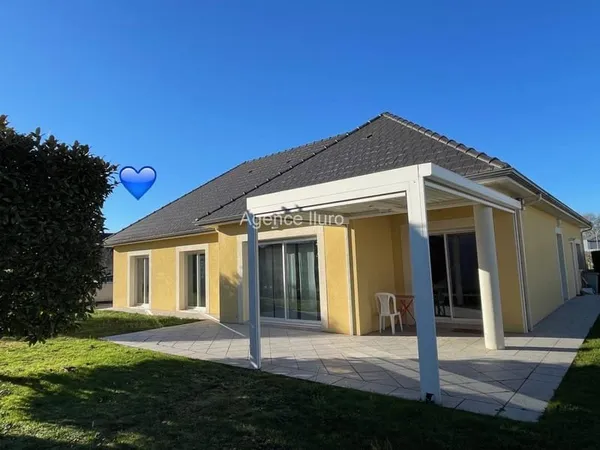 Oloron - Belle Maison Contemporaine T4 De Type Plain-Pied Avec Garage Et Jardin Cloture -