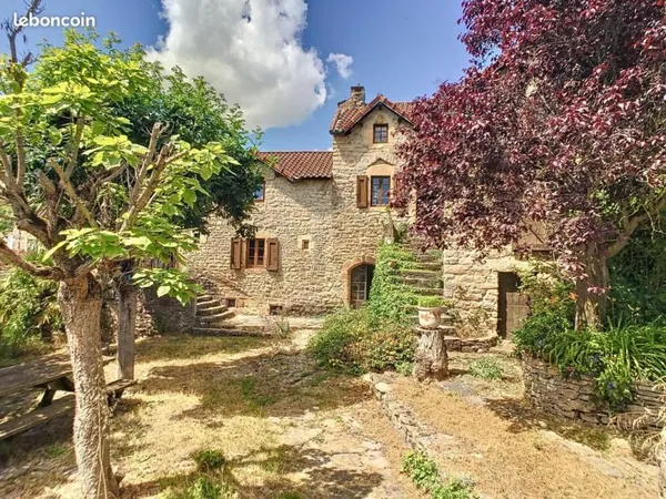 Maison 10 pièces 415 m²