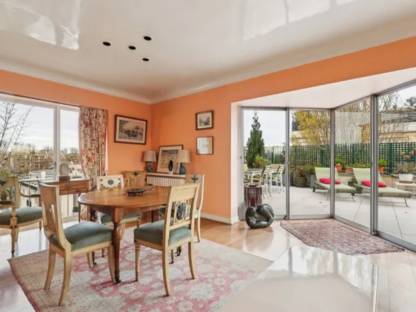 Neuilly-Saussaye - Appartement de 147m² en dernier étage avec te
