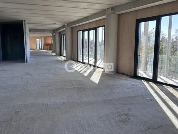 Bureau 276 m²
