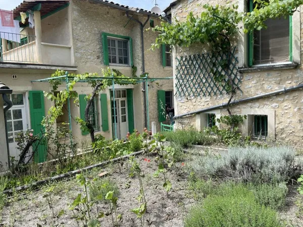 Maison 14 pièces 285 m²