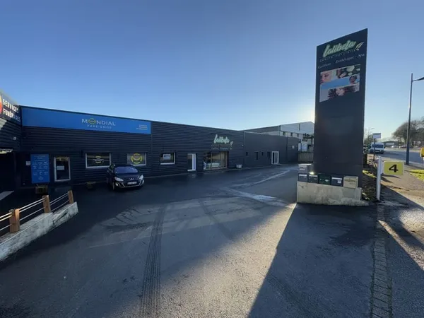 Local commercial 2 pièces 41 m²