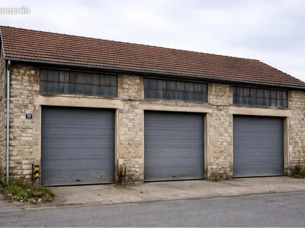Entrepôt à LOUER