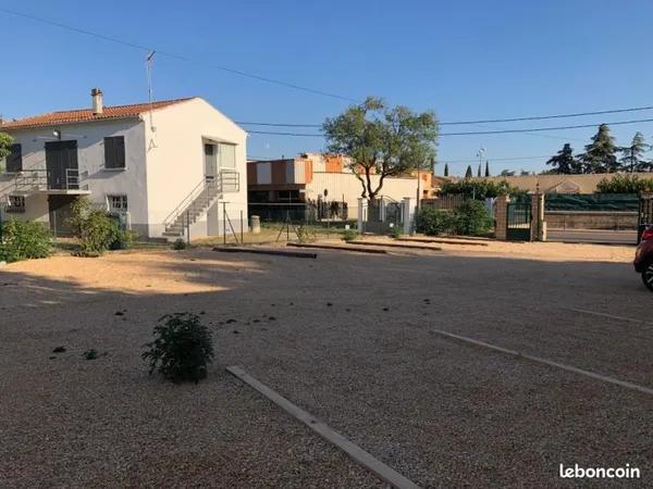 Parking Saint Maximin La Sainte Baume
