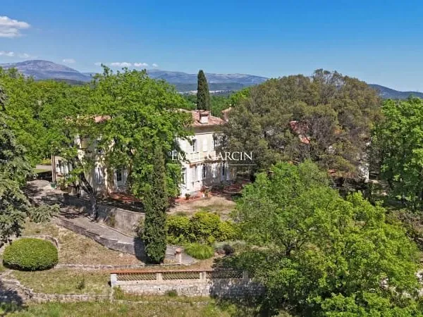 Propriété 15 pièces 1100 m²