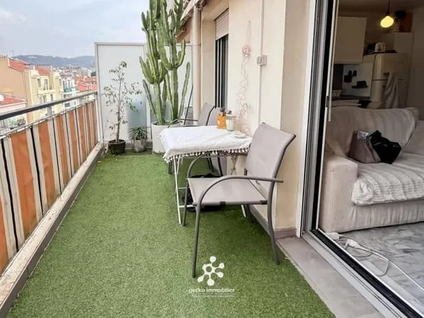 NICE - LIBERATION - GRAND STUDIO AVEC TERRASSE