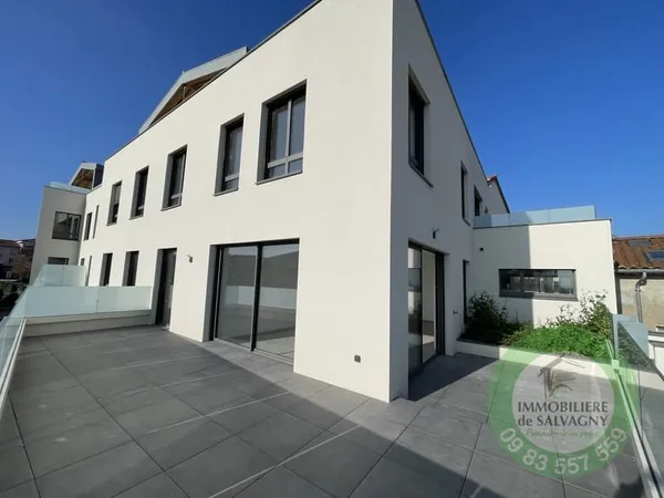 A vendre T3 avec terrasse et jardin privatif au coeur de La