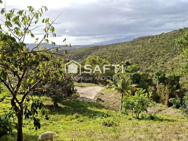 Terrain 785 m² au calme, prêt à bâtir
