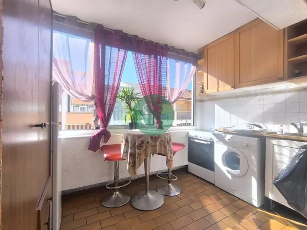 SIX FOURS - STUDIO VENDU LOUE, EMPLACEMENT CENTRAL