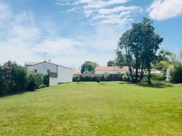 Terrain constructible 1267 m²