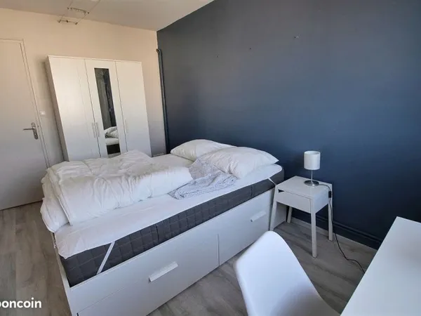 Chambre meublée dans colocation