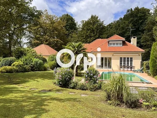 Maison 5 pièces 166 m²