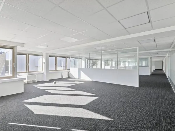Bureaux 900 m²