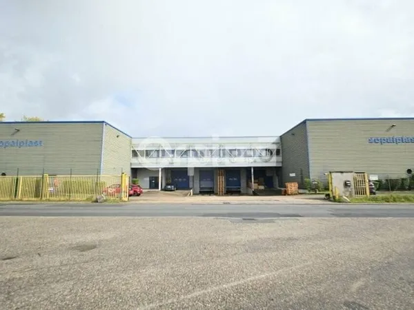 Local d'activité 2242 m²