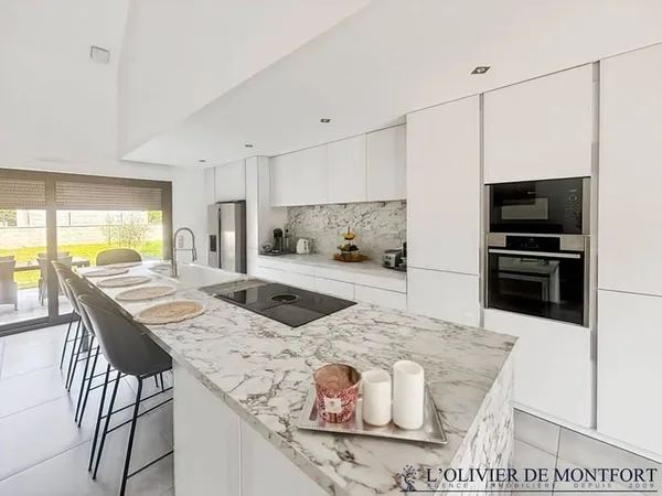 Maison 8 pièces 226 m²