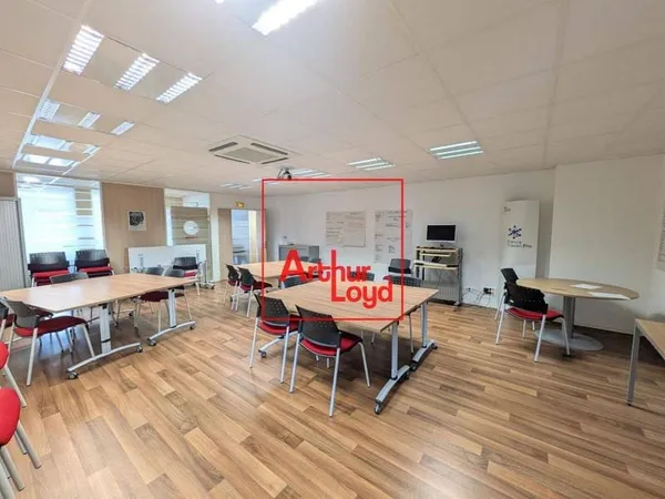 Bureaux 1084 m²