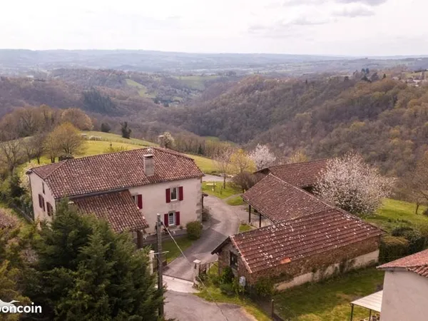Propriété 7 pièces 232 m²