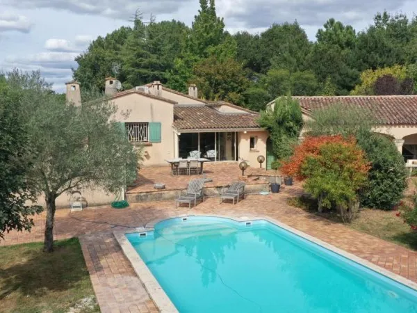 DÉCOUVREZ LE CHARME ET LES VOLUMES D'UNE MAISON D'ARCHITECTE - 300 M2 - 4 CHAMBRES À PUGNAC DANS UN 