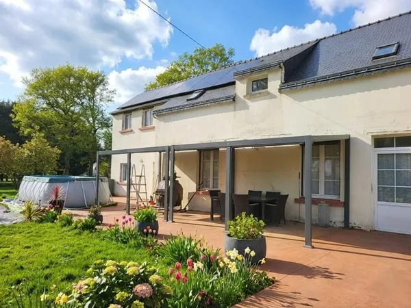Une maison où il fait bon vivre, entre nature et confort moderne