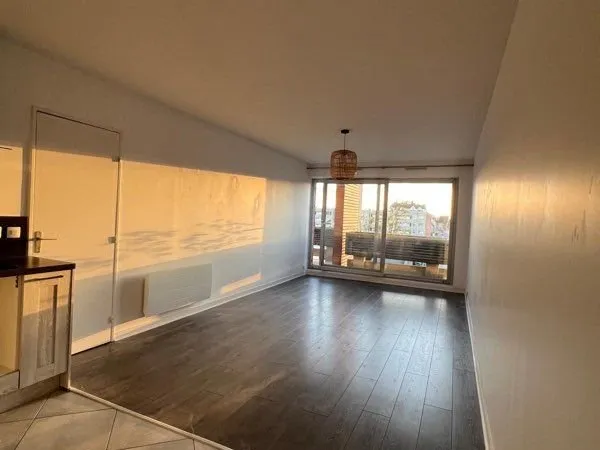 2 pièces - Dernier étage avec balcon - Montmorecy / Enghien-les-Bains