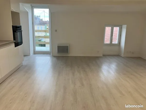 Vent grand apt f3 avec terrasse refait à neuf