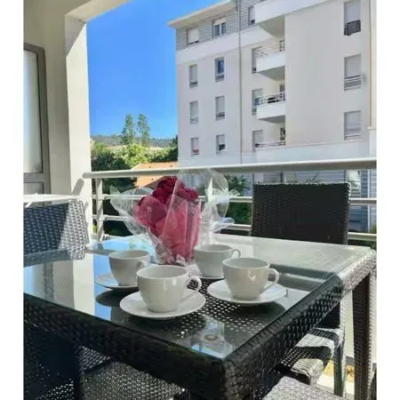 Deux pièces immeuble neuf Nice Est